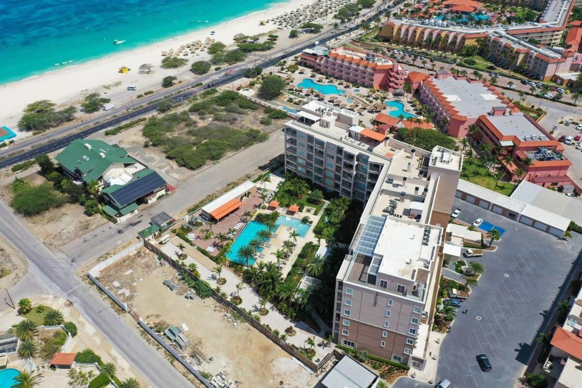Beautiful Apartment In Eagle Beach Levent Палм Бийч Екстериор снимка