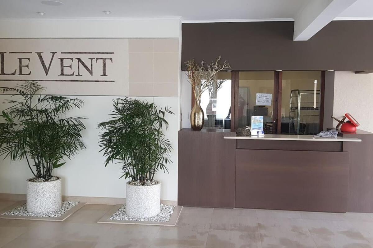 Beautiful Apartment In Eagle Beach Levent Палм Бийч Екстериор снимка